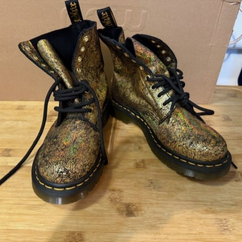 Dr. Martens Cracked Gold 1460 Pascal Lace-Up Boots - NWOT - Picture 3 of 16
